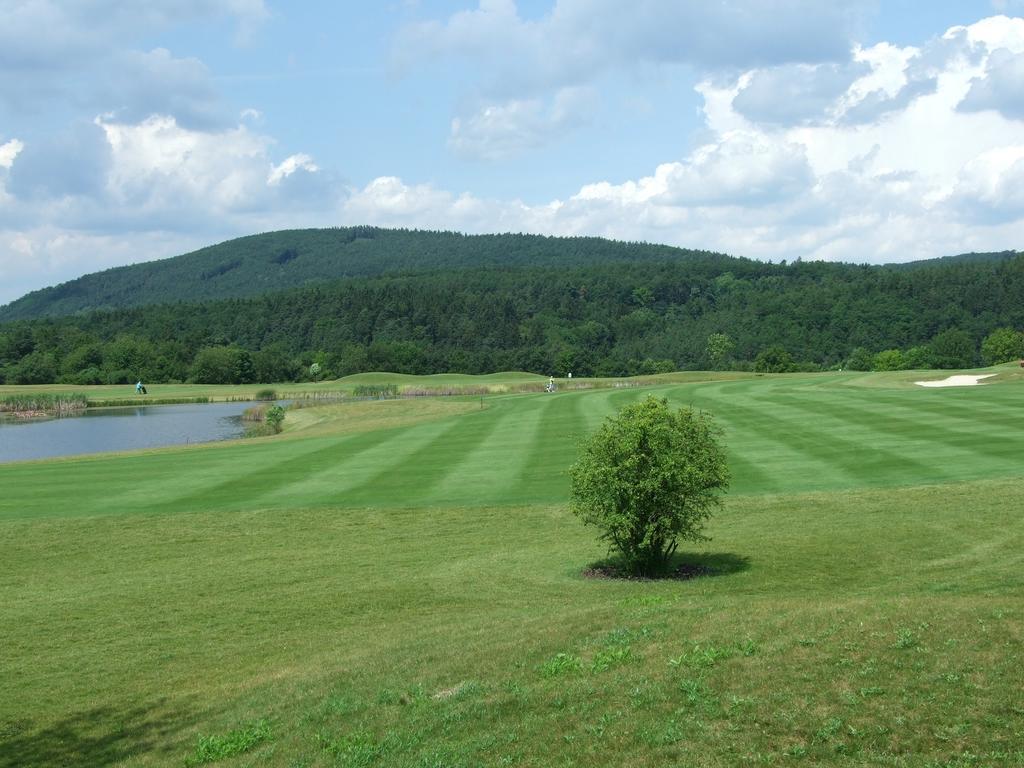 Hotel Beroun Golf Club Exterior photo